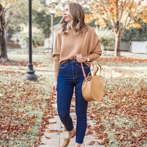 Chicwish Cropped Turtleneck Sweater - Picture 5 of 5